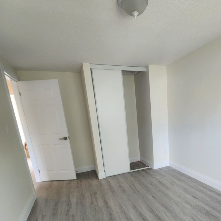 Bedroom Showing Closet